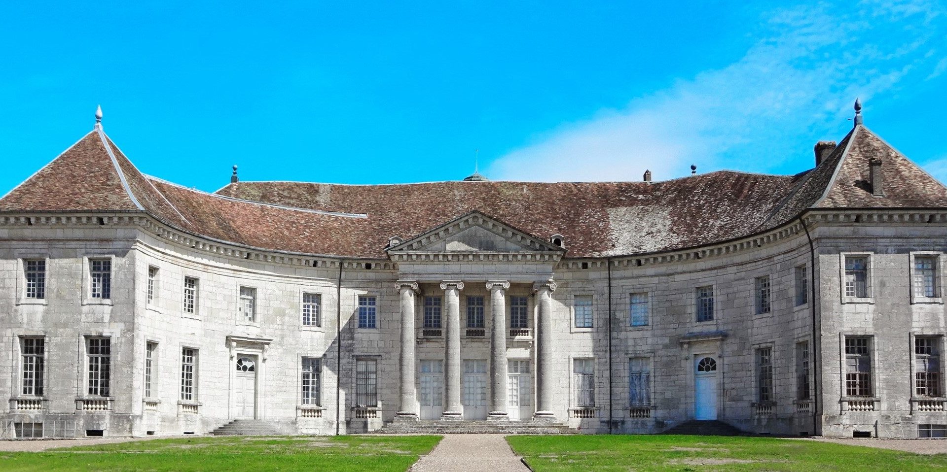 Château de Moncley et sa façade avant